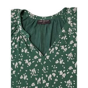 Lane Bryant top 3/4 sleeves V-neck green leaves size 14/16 spring school casual
